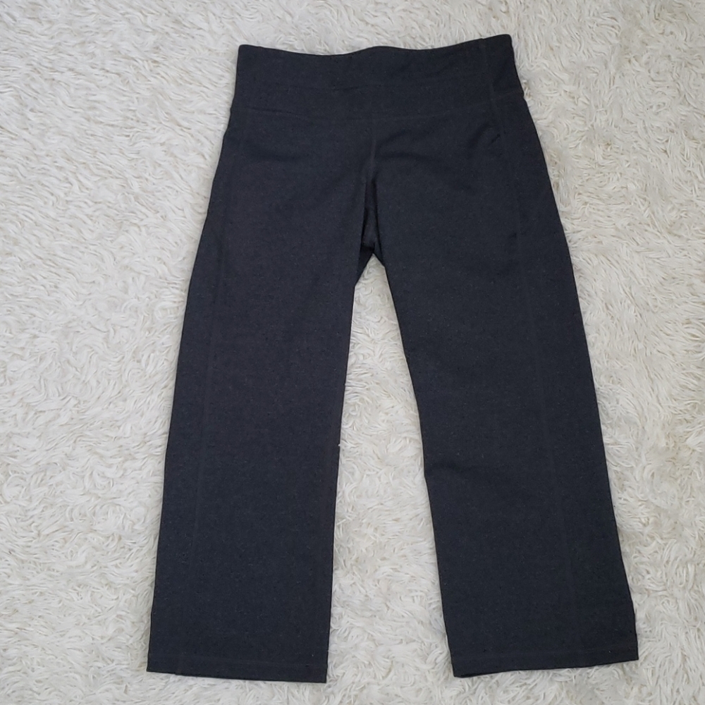 Athleta Gray Capri small - Picture 4 of 6